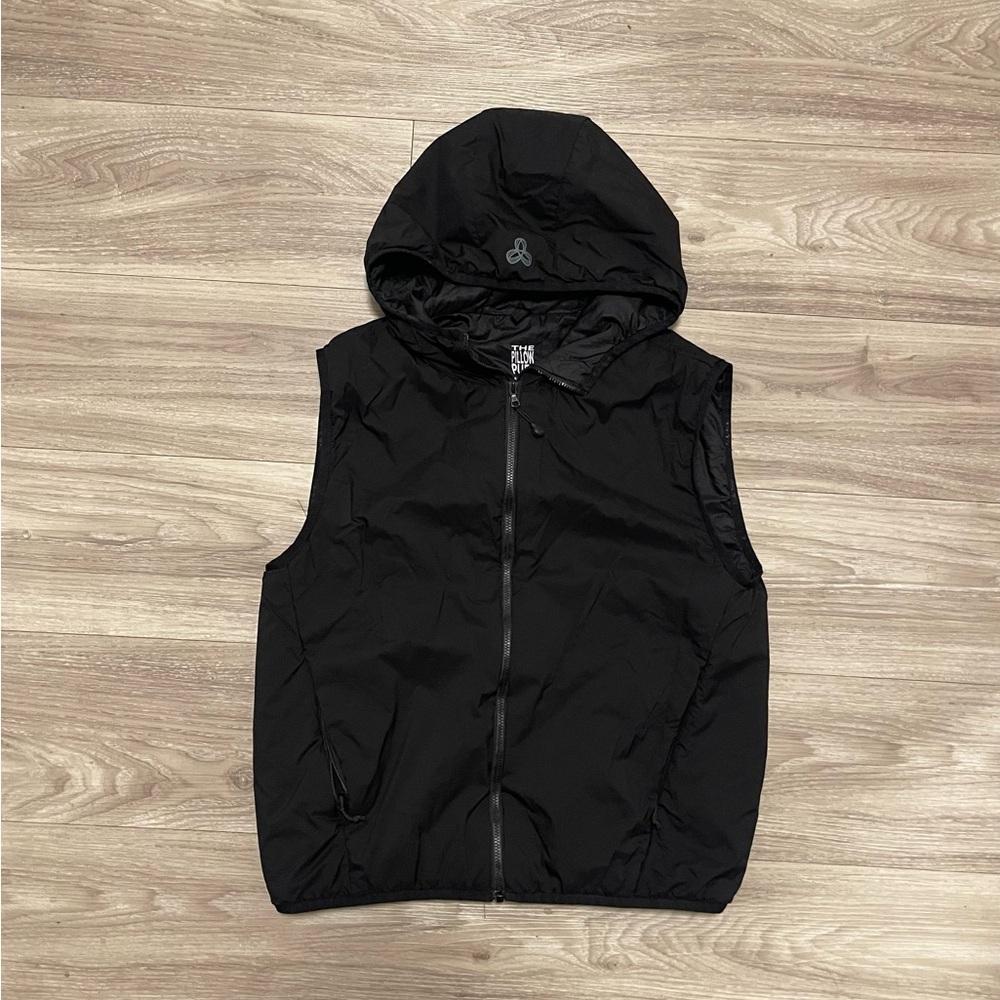 Black Hooded Vest TNA